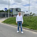  ,   Hovik, 54 ,   ,   