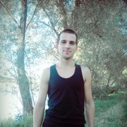  ,  Viktor, 29