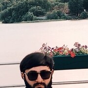  ,  Artur, 25