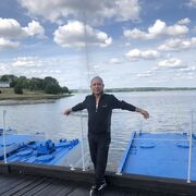  ,  Fika, 53