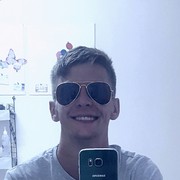  ,   Valentin, 30 ,   