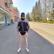  ,  Zaur, 33