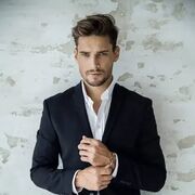 ,  Damir, 33