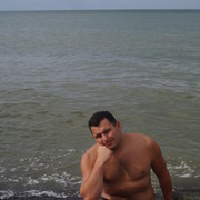  ,   Alex, 43 ,   
