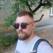  ,  Valers, 32