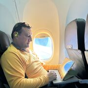  ,   Hakan, 43 ,   ,   