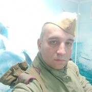  ,   Alex actor, 42 ,   ,   , c 