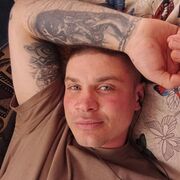  ,  Den, 35