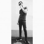  ,  Kiril, 25