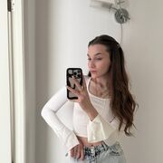  , 