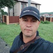  ,  Bahtiyor, 42