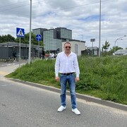  ,   Hovik, 54 ,   ,   