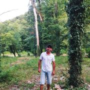  ,  Elnur, 40