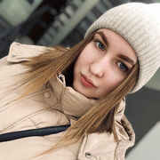  ,  Anya, 23