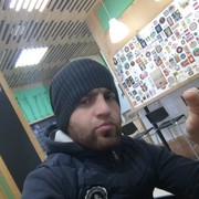  ,   Farik, 32 ,  
