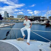  ,   Ali, 32 ,   ,   
