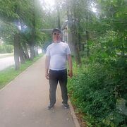  ,  Farxod, 35