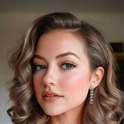  ,  Marina, 32