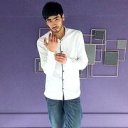  ,  Jony, 23
