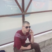 ,   Viktor, 29 ,   