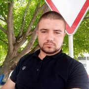  ,  Andrei, 36