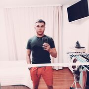  ,   Denis, 32 ,   ,   , c , 