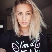  ,  Lilia, 22