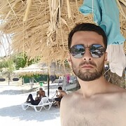  ,  Davron, 38
