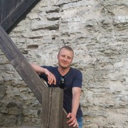  ,  Viktor, 28