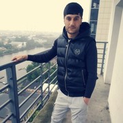  -,   Joni, 32 ,   