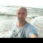  ,  Viktor, 42