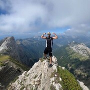  Annecy-le-Vieux,   Serhii, 46 ,   ,   , c , 