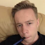  ,  Artur, 24