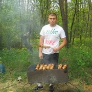  ,   Oskar, 34 ,   