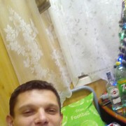  ,   Viktor, 40 ,   