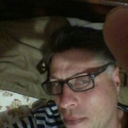  ,  Armani, 39