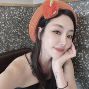  ,   Lia, 33 ,   ,   