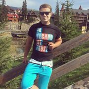  ,  Denis, 32
