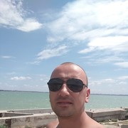  ,   Sergey, 37 ,   