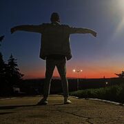  ,  Mustafo, 25