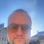  ,  Viktor, 43