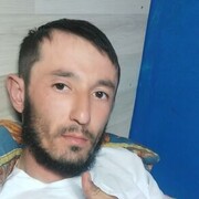   ,  Jamik, 32