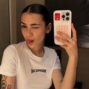  , 