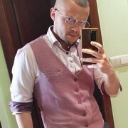  ,   Valentin, 29 ,  