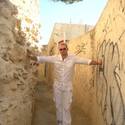  Palais-Bourbon,   Artyom, 49 ,  