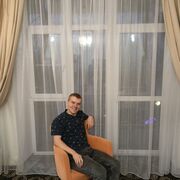 ,  Dima, 24