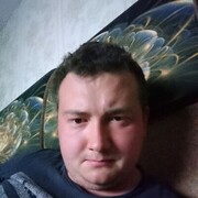  ,  Kiril, 25