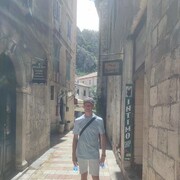  ,   Andrej, 41 ,   ,   , c 