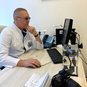  ,   Dr Peter, 60 ,   ,   