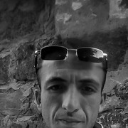  ,  Artur, 33